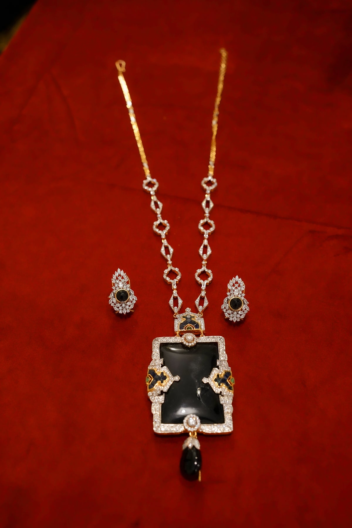 Royal Onyx Pendant Set
