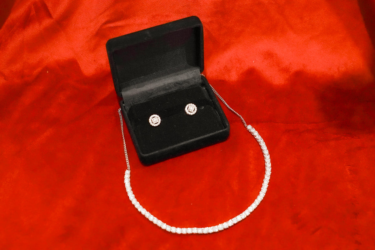 Single-String Necklace & Stud Set