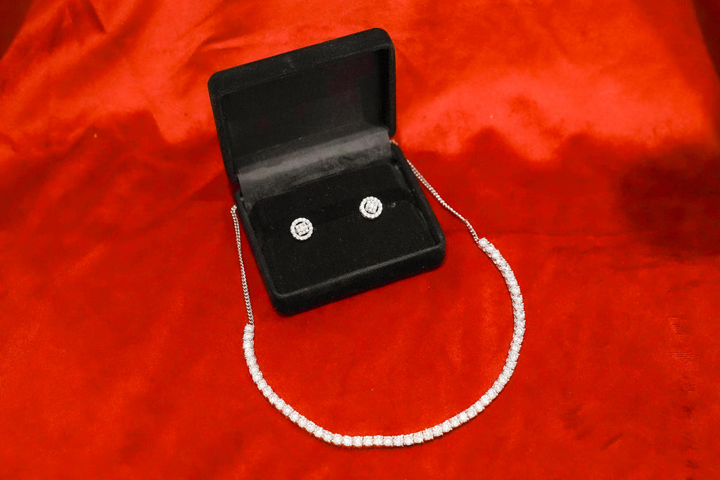 Single-String Necklace & Stud Set