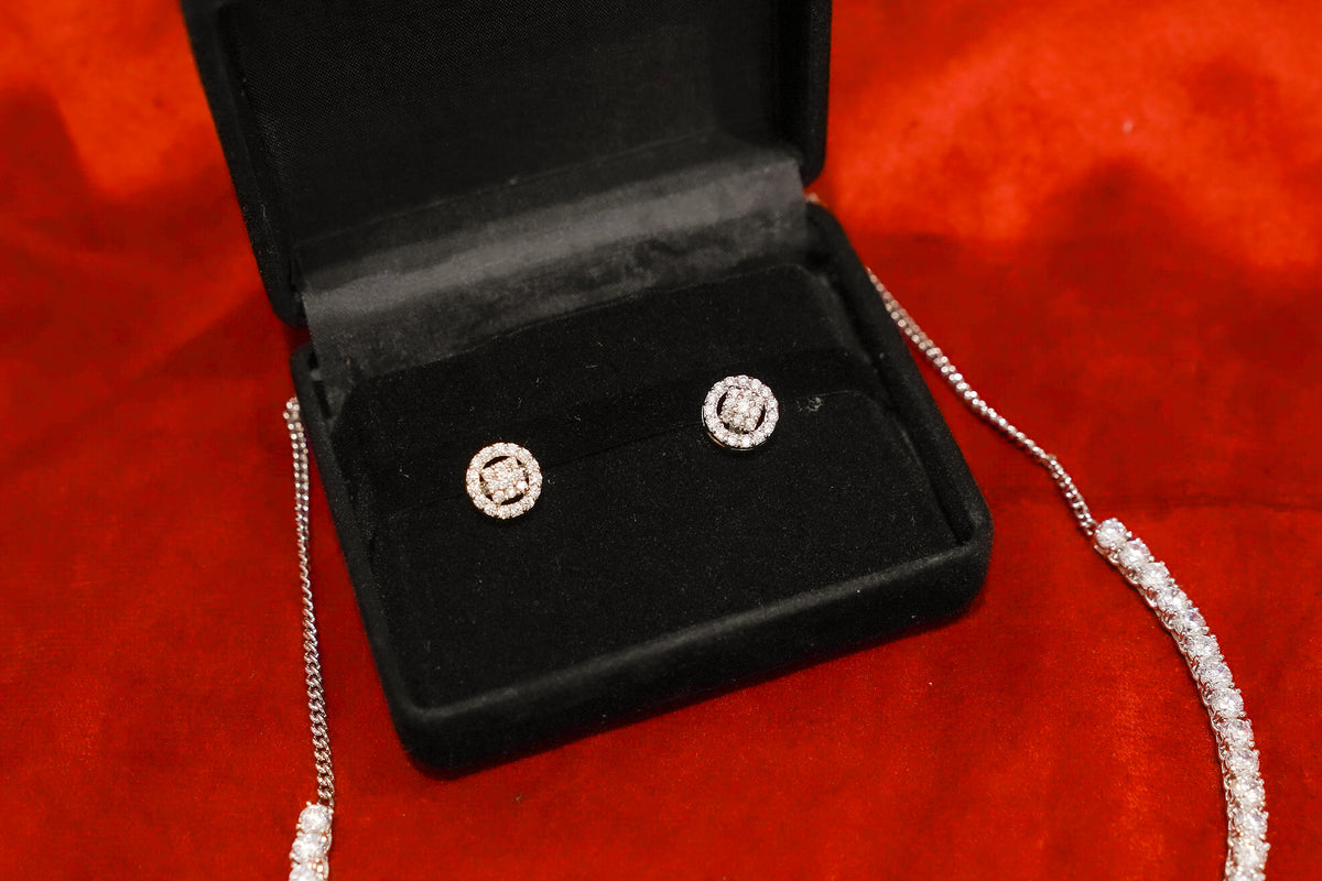 Single-String Necklace & Stud Set