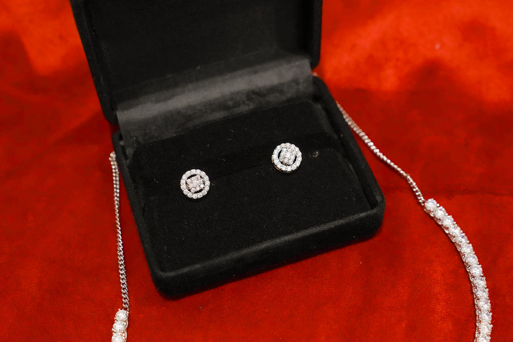 Single-String Necklace & Stud Set