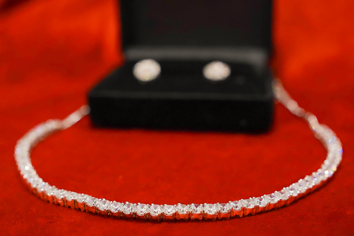 Single-String Necklace & Stud Set