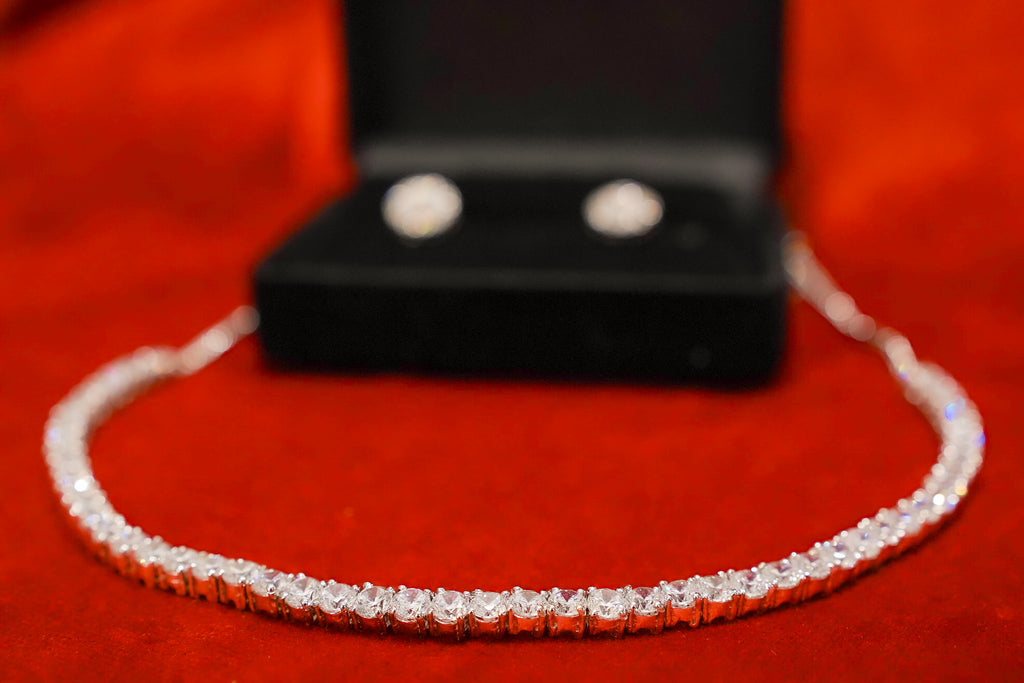 Single-String Necklace & Stud Set