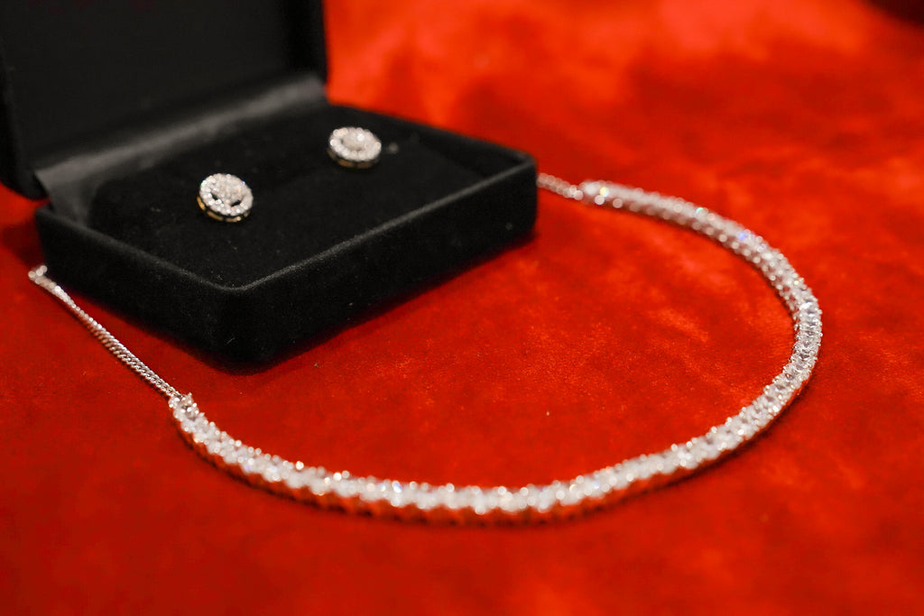 Single-String Necklace & Stud Set