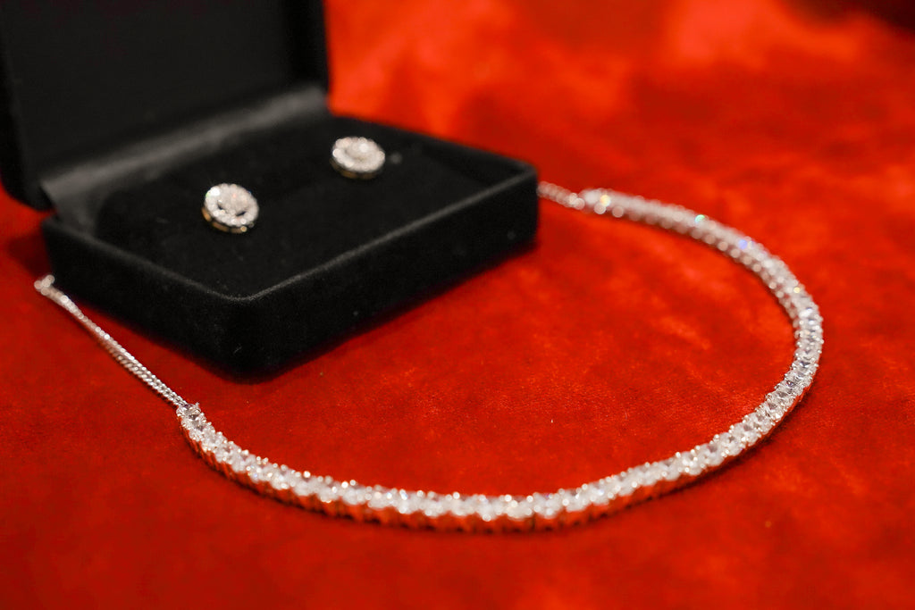 Single-String Necklace & Stud Set
