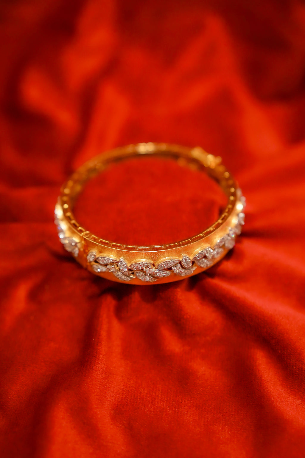 Golden Leaf-Vine Bangle