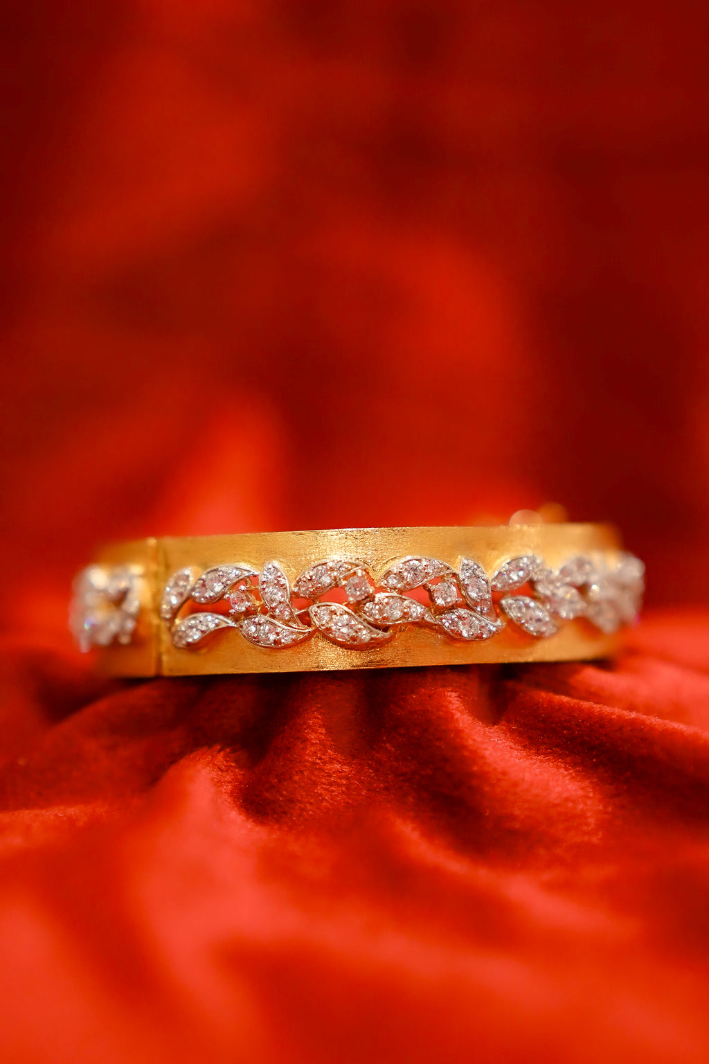 Golden Leaf-Vine Bangle