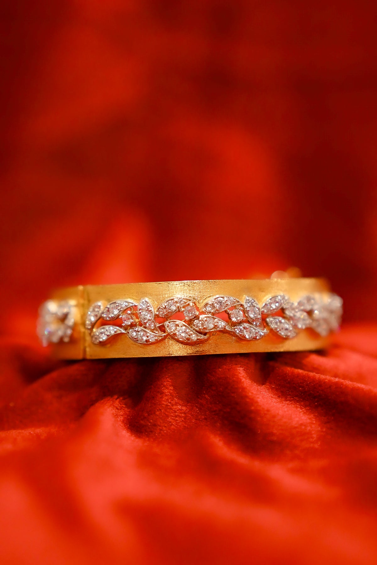 Golden Leaf-Vine Bangle