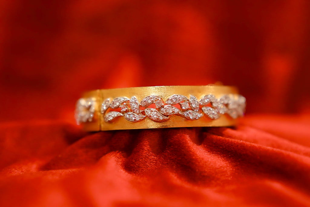 Golden Leaf-Vine Bangle