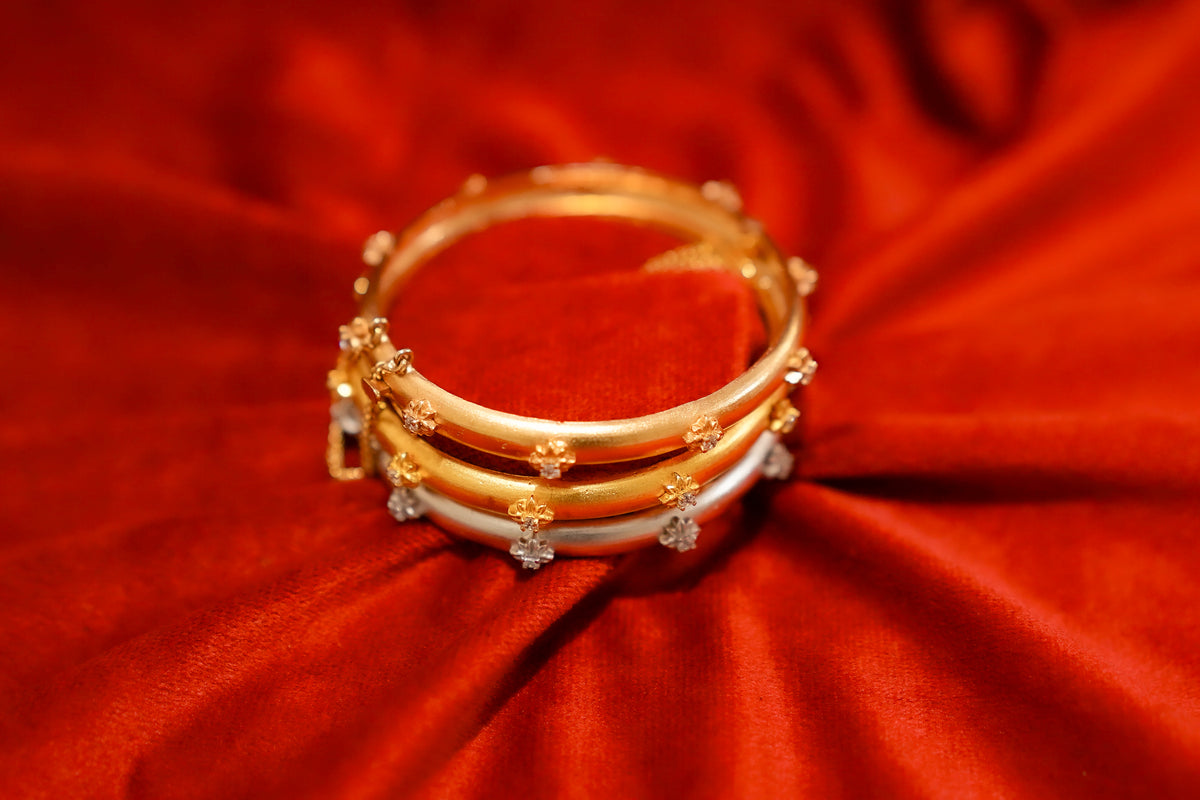 Tricolor Starburst Bangle Set
