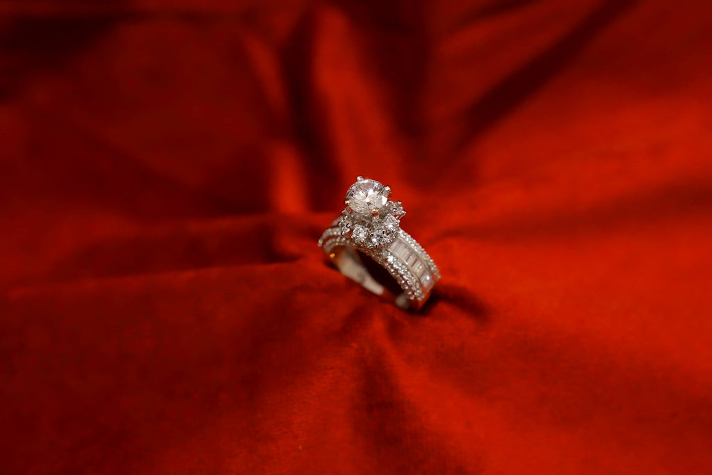 Solitaire Cluster Ring
