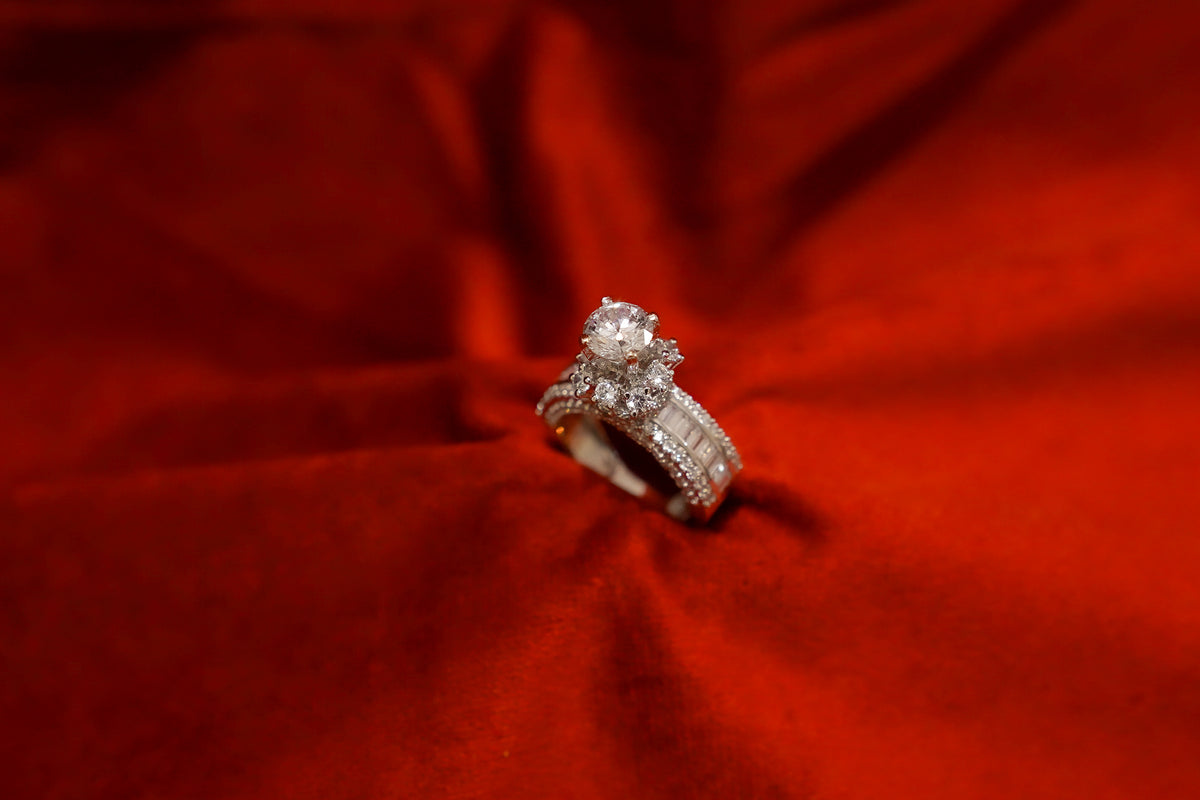 Solitaire Cluster Ring