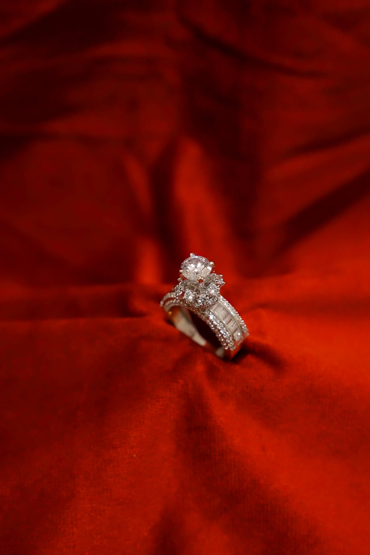 Solitaire Cluster Ring